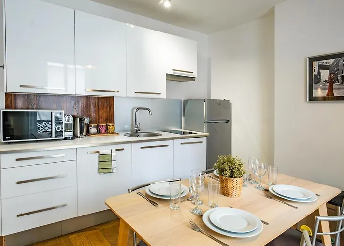 Bright At Les Invalides - 4 Guests